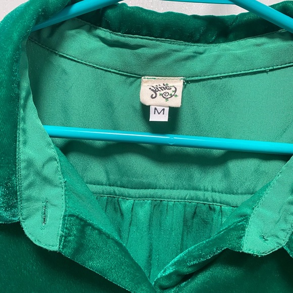 Ivy Jane Green Velvet blouse - Picture 3 of 3